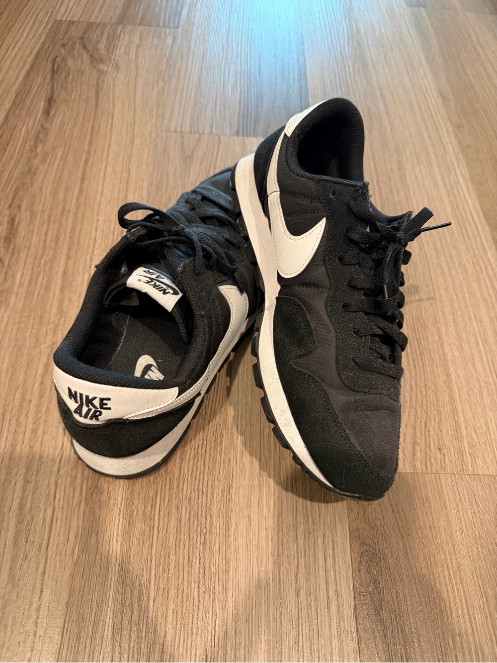 Mens size 10.5 black Nike Air Pegasus 83